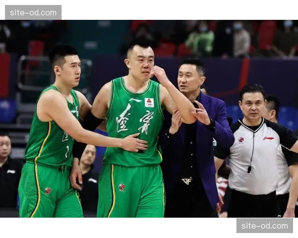 辽宁男篮核心框架解散 韩德君退役张镇麟离队影响大